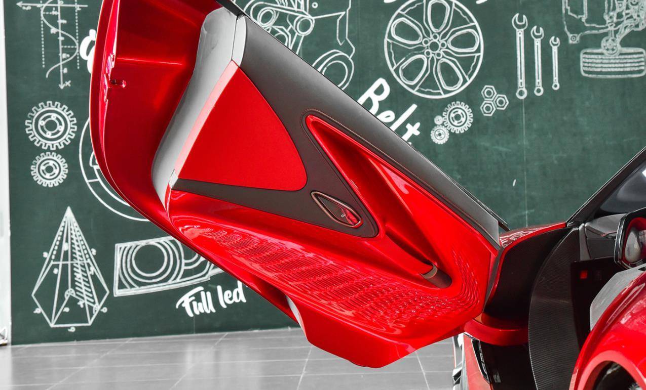 20万级的双门敞篷小跑车还有剪刀门！MG名爵Cyberster要来真的？