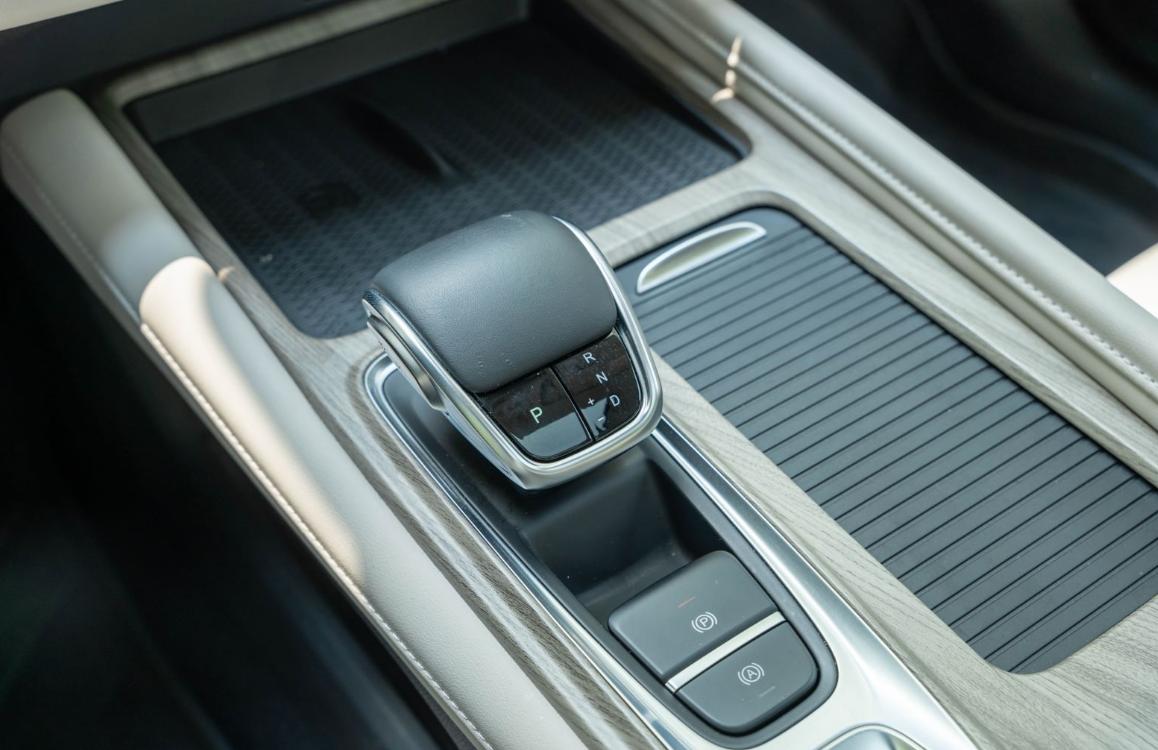 奇瑞艾瑞泽8到底怎么样？搭载1.6T，开了半年，车主分享用车感受