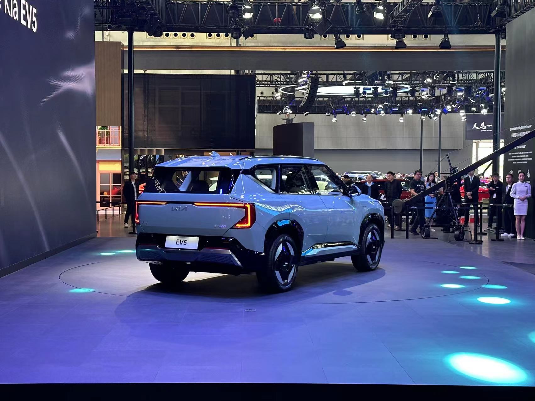 杞﹀湀闇囨捈,杞﹀湀澶у挅榻愯仛娲诲姩鐜板満