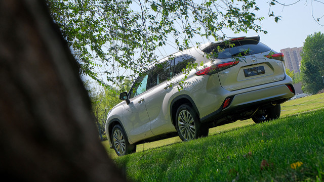 新款丰田汉兰达2.0t测试,第四代丰田汉兰达2.0t试驾