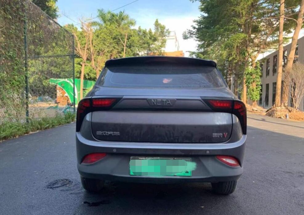 哪吒7万左右车,哪吒v新能源汽车有哪些缺点