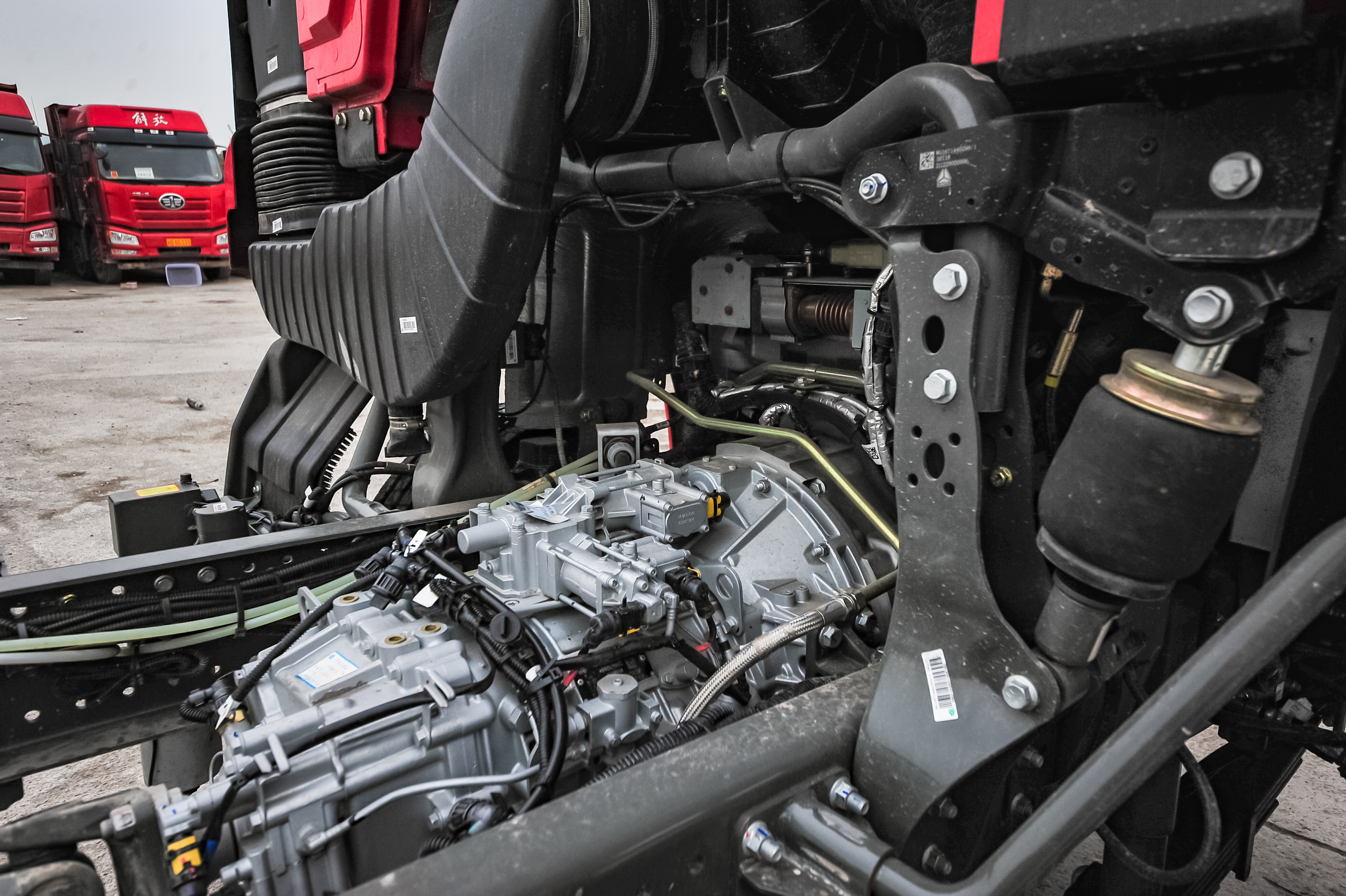 豪沃6.8米4缸220马力车型试驾视频,豪沃156马力多大