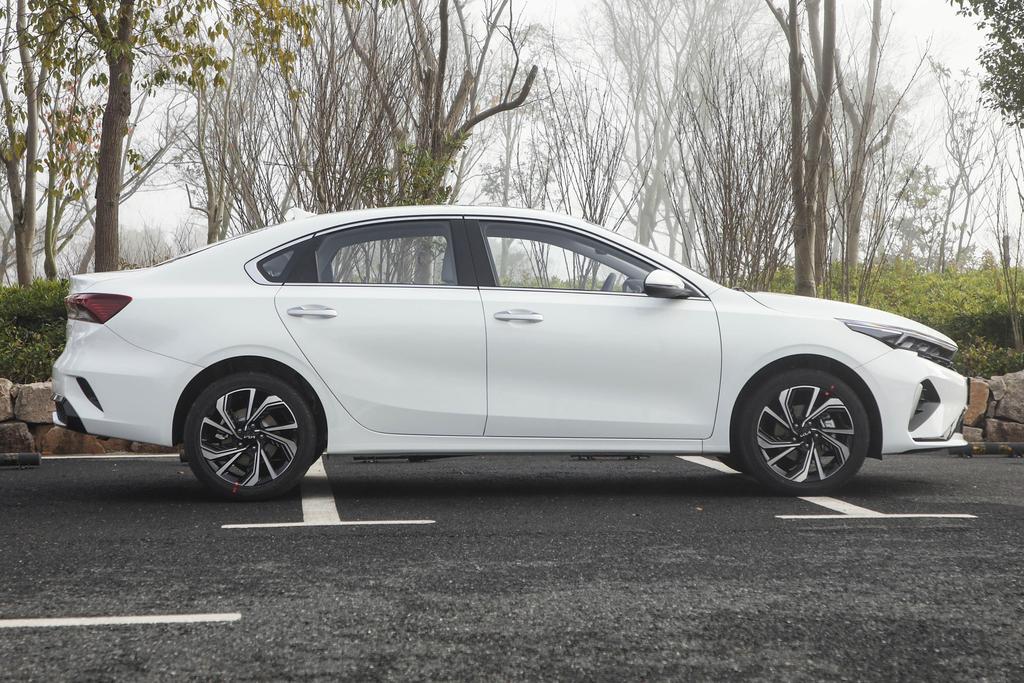 试驾起亚新k3,1.6起亚k3动力怎么样