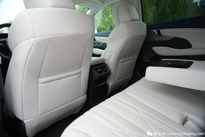 新款别克君越纯燃油版,燃油版智能汽车