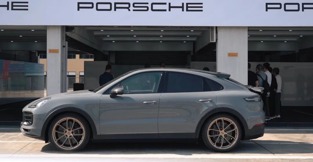 保时捷地表最强suv,纽北最速suv保时捷卡宴turbogt