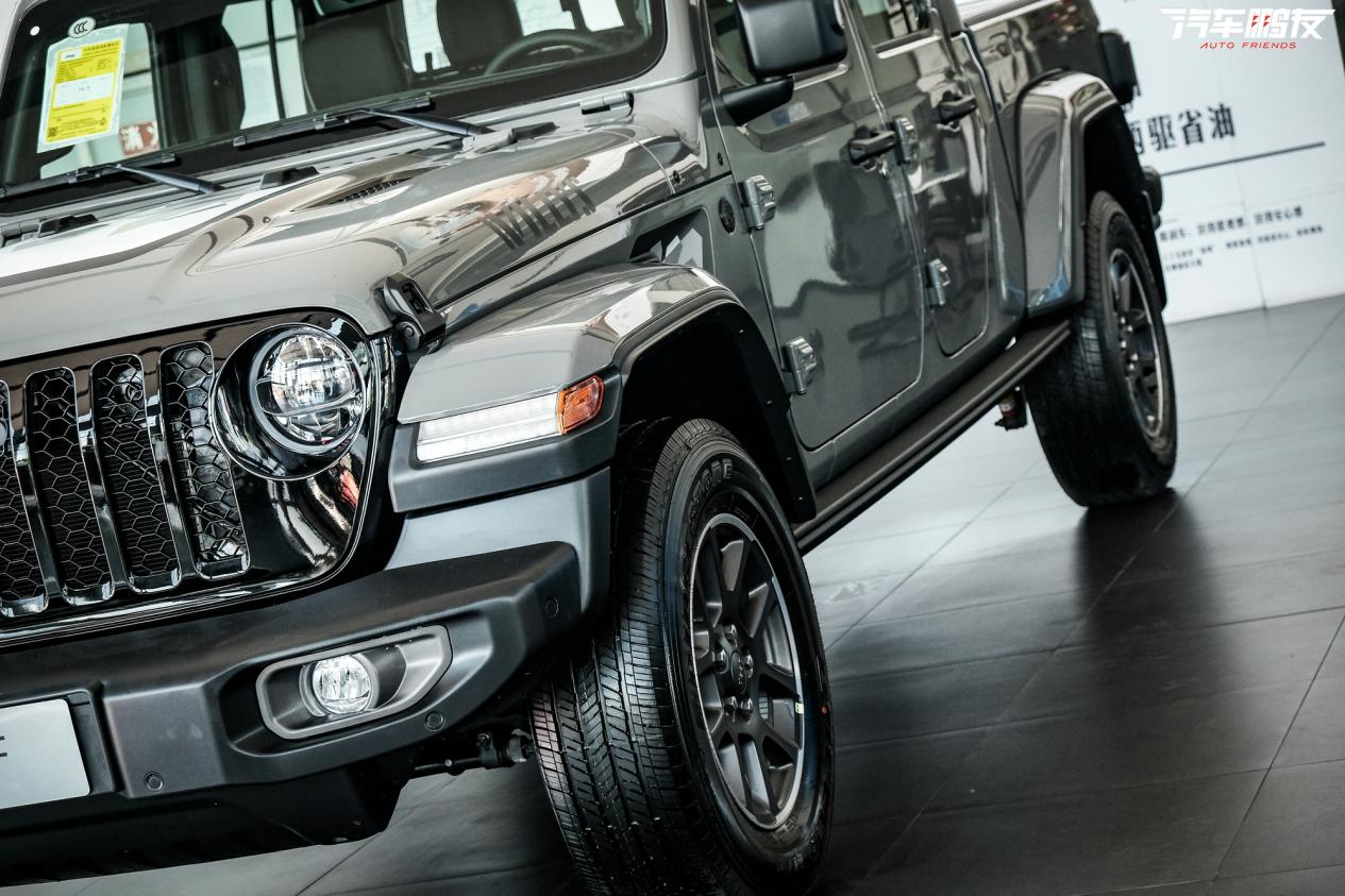 新款jeep角斗士,jeep角斗士适合跑长途吗