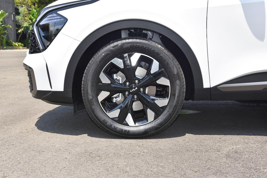 起亚狮铂拓界兼顾舒适与操控,起亚狮铂拓界正常开省油模式