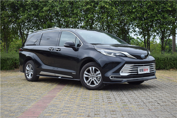 销量好还能装，深度试驾丰田赛那：为何如此深受“奶爸”青睐？