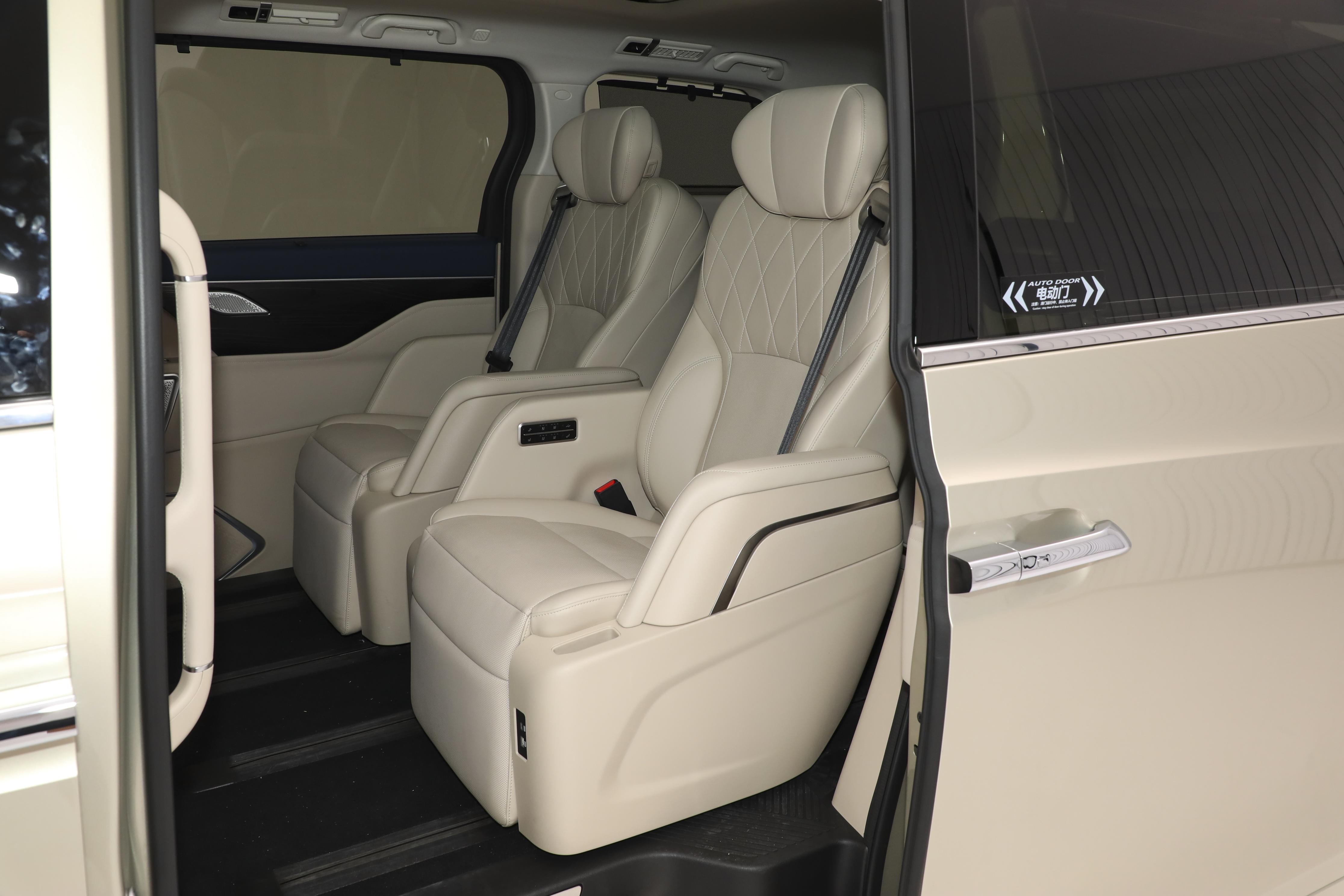 传祺m9前脸,前脸很像m4的轿跑