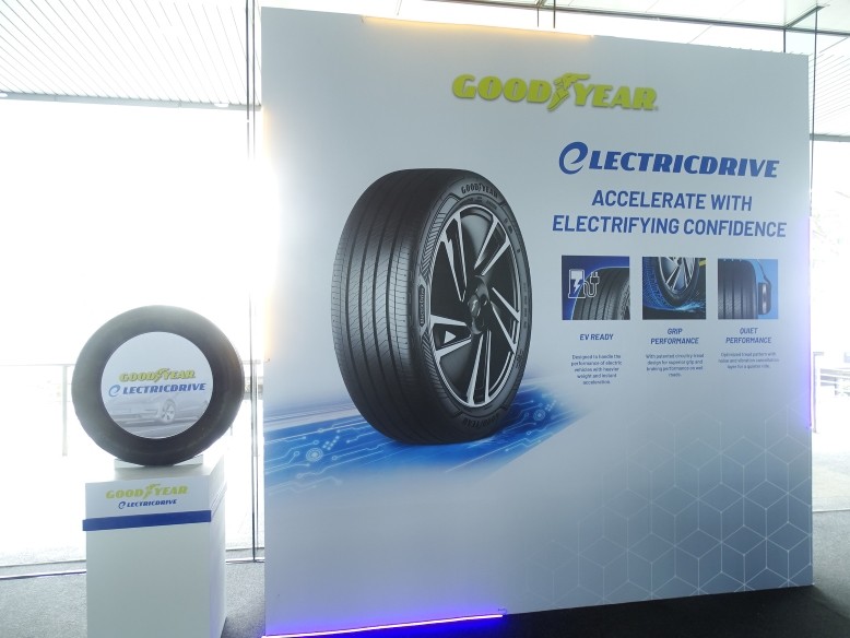 它让我恋上马来西亚雪邦国际赛道，固特异125周年带来的技术亮点爆棚了