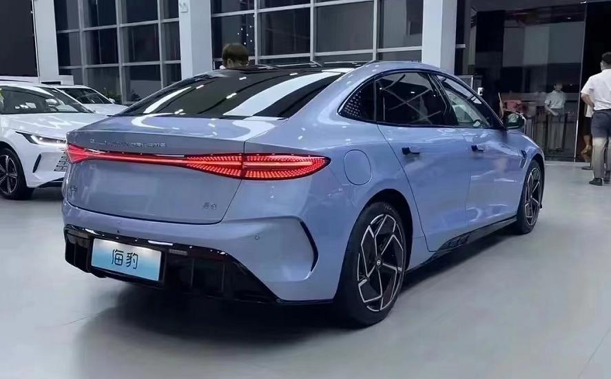 23款比亚迪海豹700公里落地价格,一分钟懂车比亚迪海豹哪款值得买