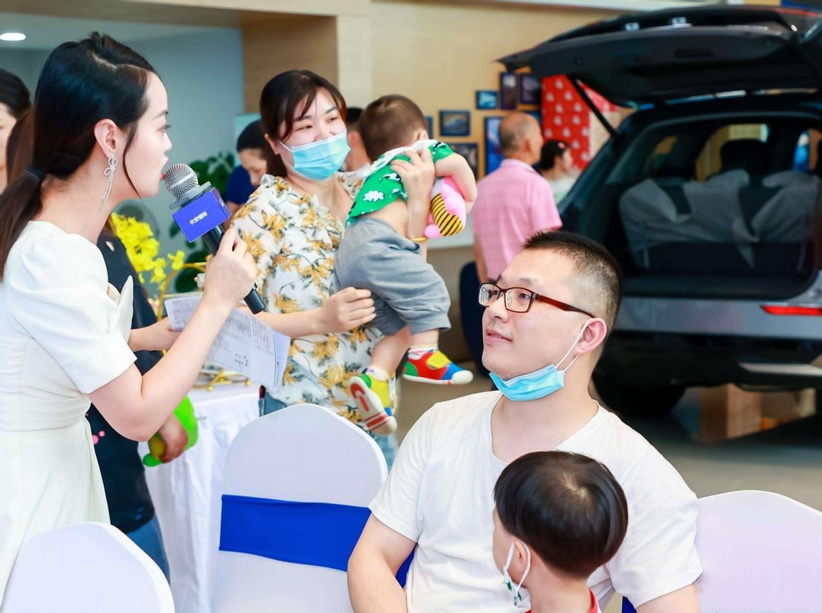 探访武汉威汉亿元豪礼活动现场——罗非鱼君