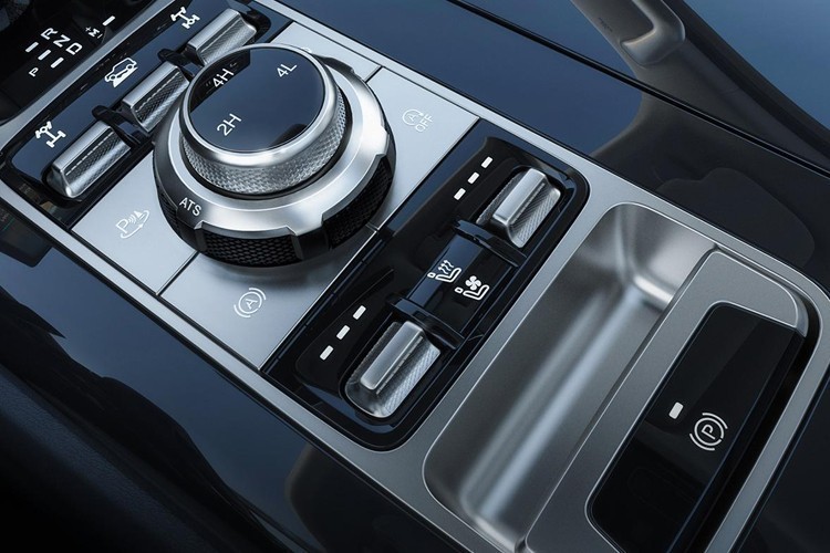 最新四驱硬派越野车上市,硬派越野新品