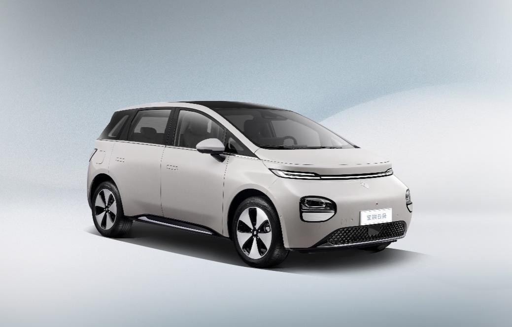 15万以内动力最强的5款新能源轿车,这几款新能源车型哪款更值得购买