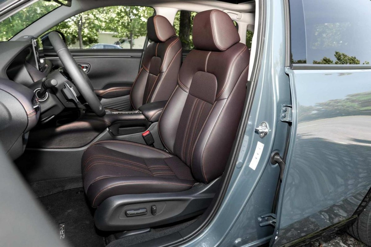 黑色本田zr-v致在将亮相落地价,本田zr-v混动版最新官图