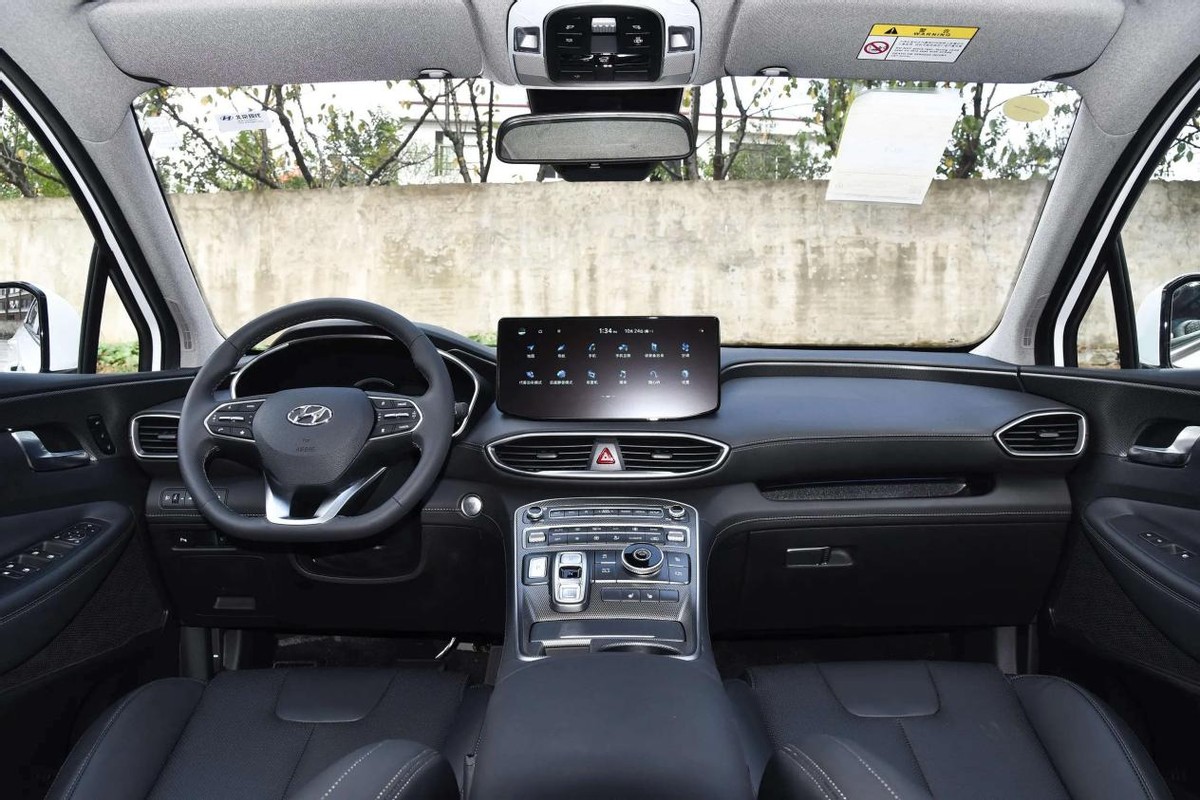 2023款胜达旅行家两驱落地价,23款胜达旅行家七座版