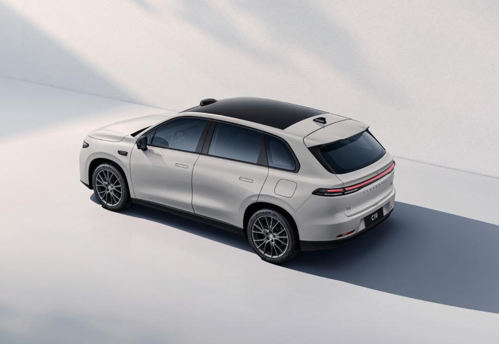 零跑c10纯电上市,零跑c11增程版上市价格