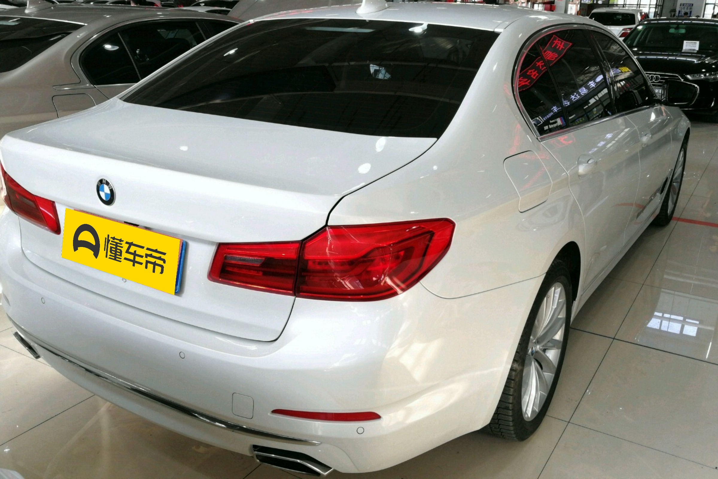 宝马5系灯罩子坏了有用吗,22款宝马5系灯罩修复