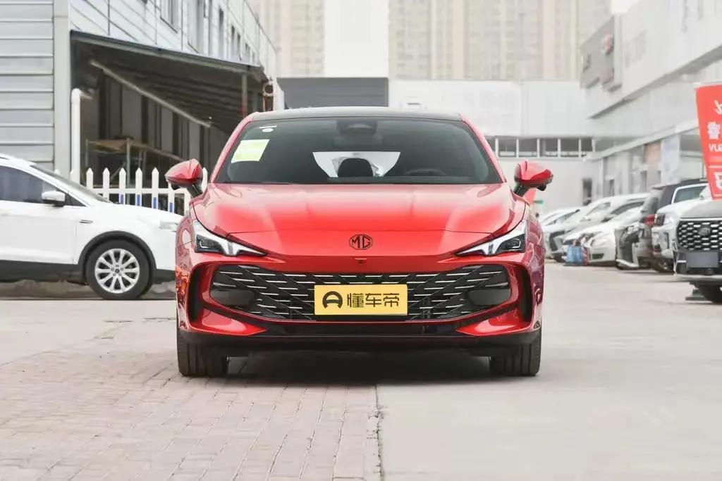 2.0t+9at动力组合名爵mg7到店实拍,名爵mg72023款1.5tdct至美优雅版