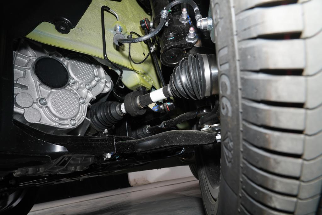 超跑同款技术，一公里6毛，体验北汽魔方。