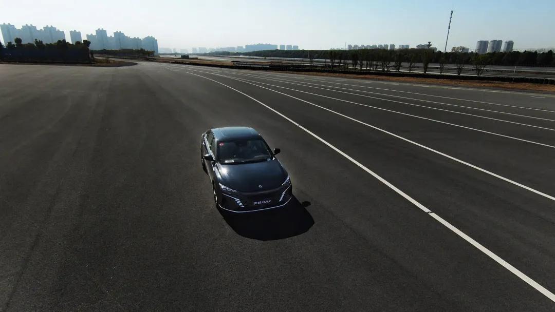 赛道级宽体家轿奕炫max,奕炫6.81百米