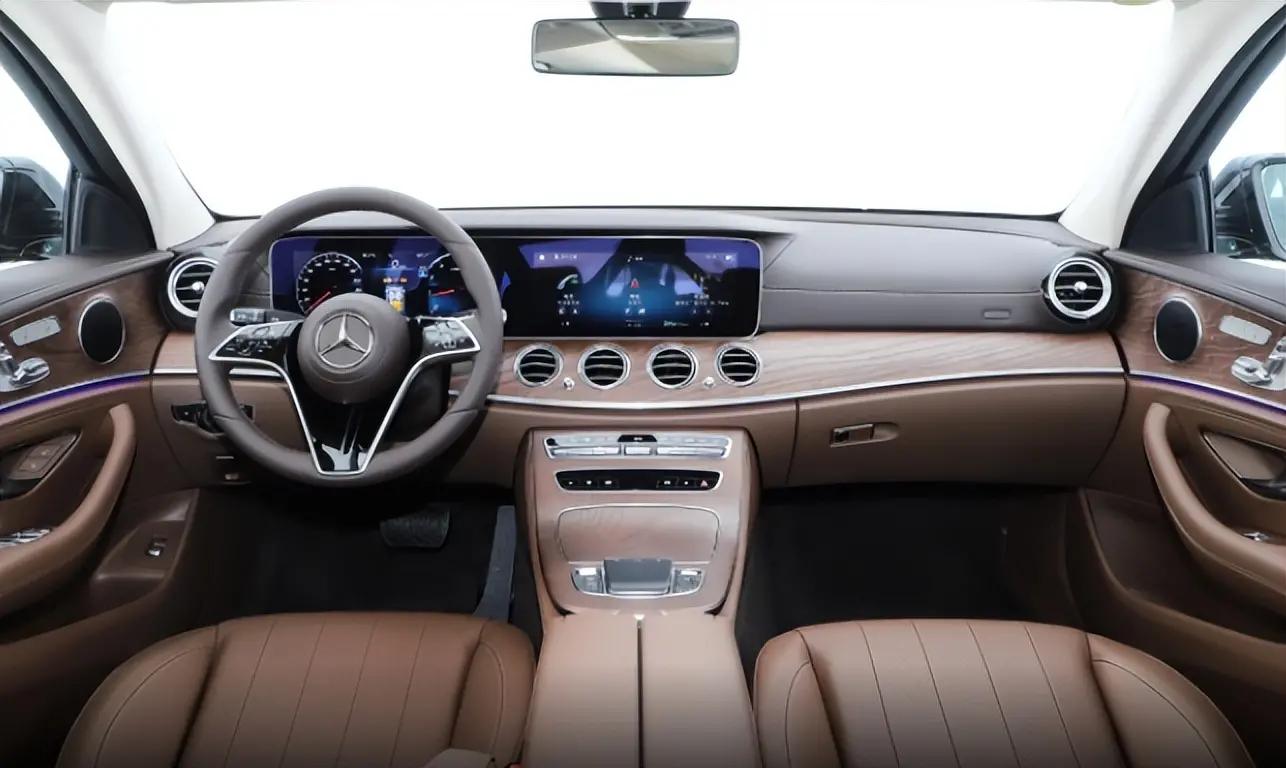 奥迪a7和奔驰e300l哪个好,四驱奥迪a7l