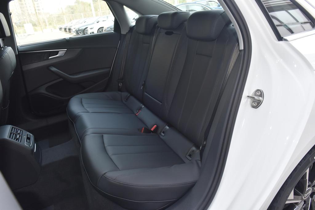 奥迪a4l历代款式对比,历代最经典的奥迪a4l是哪款