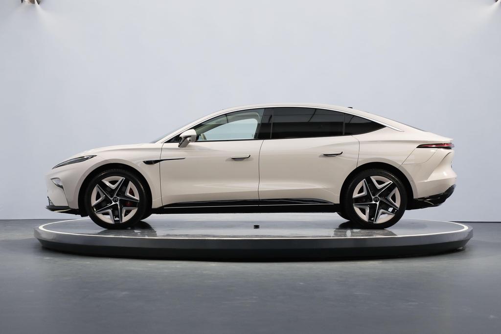 飞凡f7电动轿车是什么品牌,飞凡中大型纯电轿车f7申报图曝光