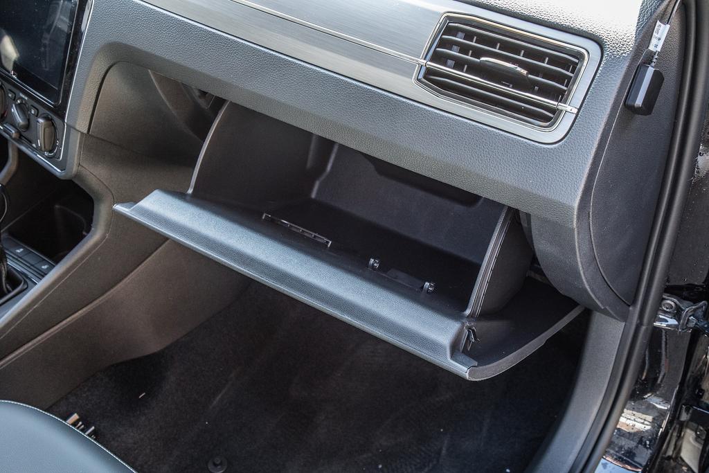 21款桑塔纳车咋样,大众桑塔纳19款和21款区别