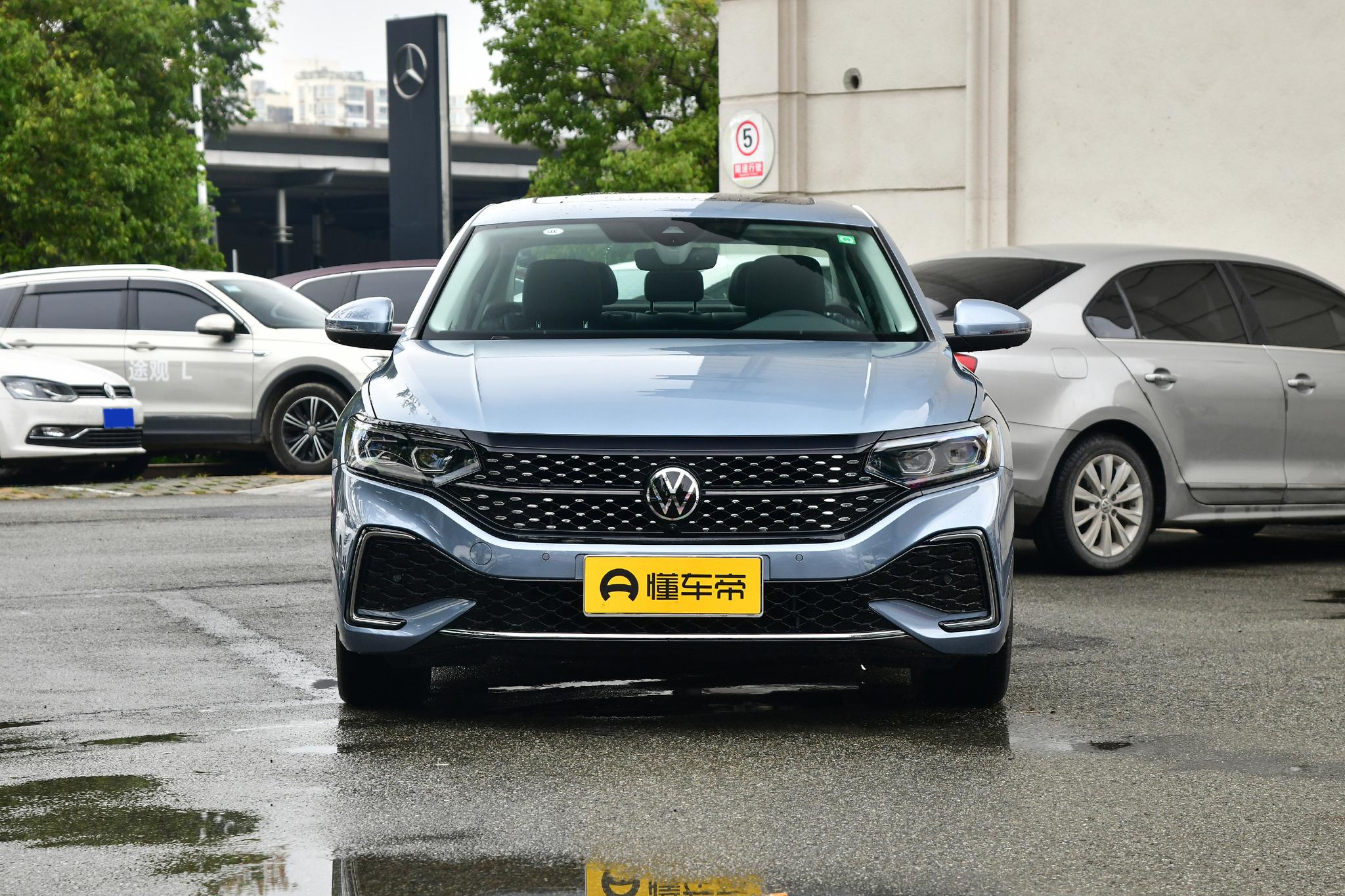 2022款*萨特帕**，长4948毫米，配2.0T发动机，提速感清晰