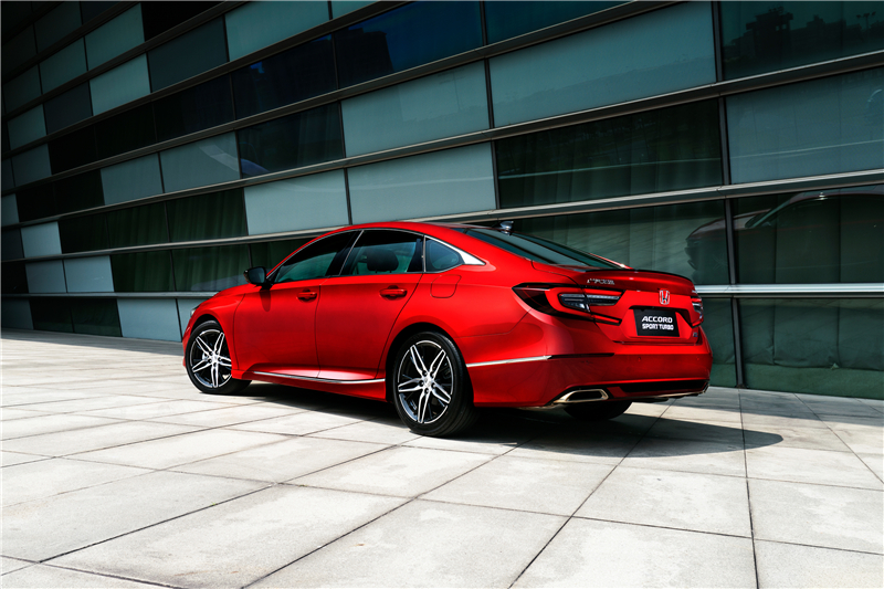 16.98万元起售，智能化成最大亮点，全新雅阁推荐幻夜·尊贵版