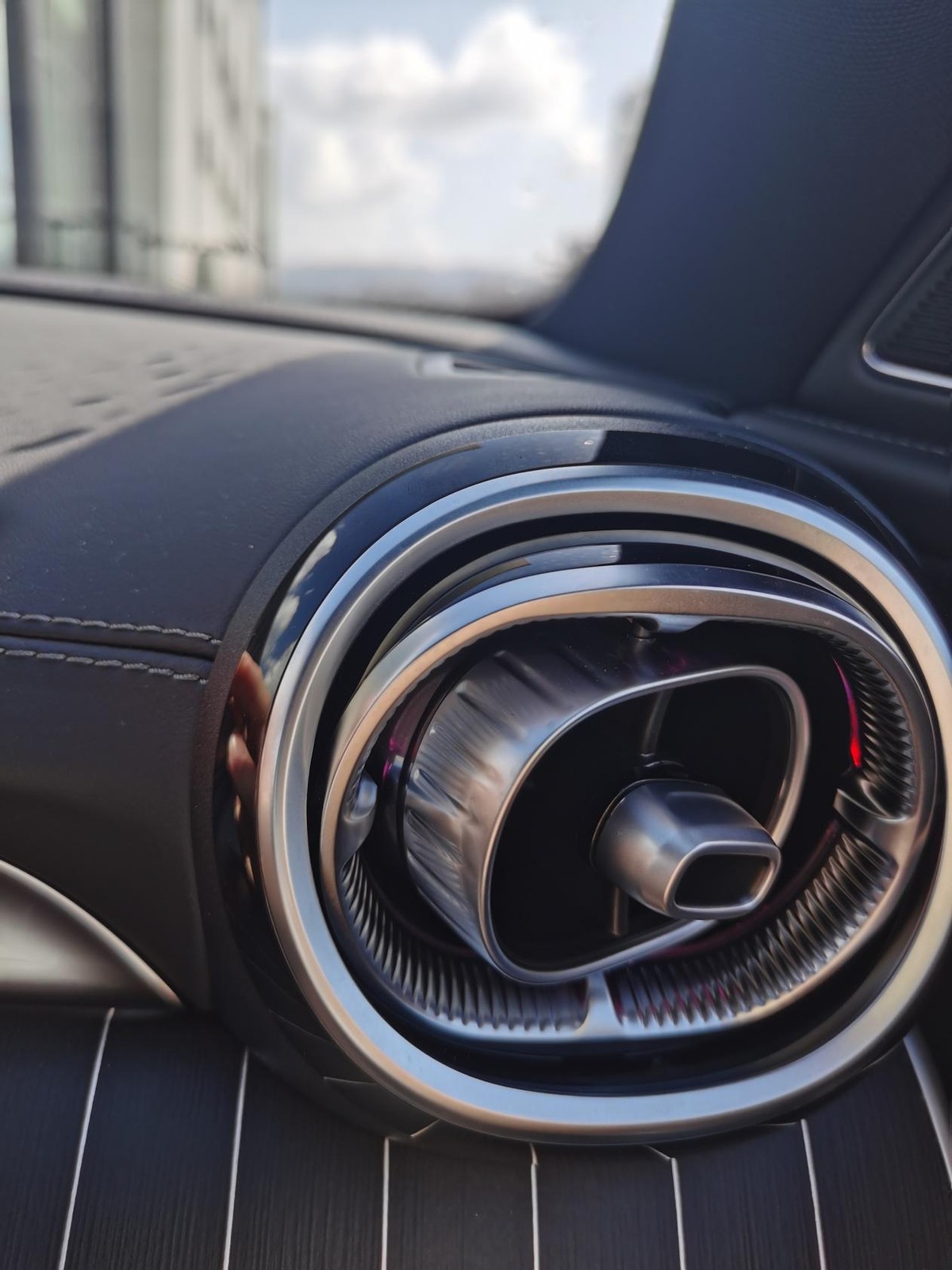 长轴距奔驰c级2024款多长,奔驰c级w124