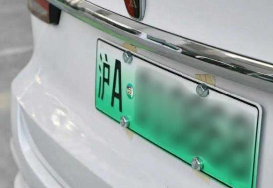 沃尔沃xc60蝶贝灰和白色怎么选,绿茵传奇范德萨