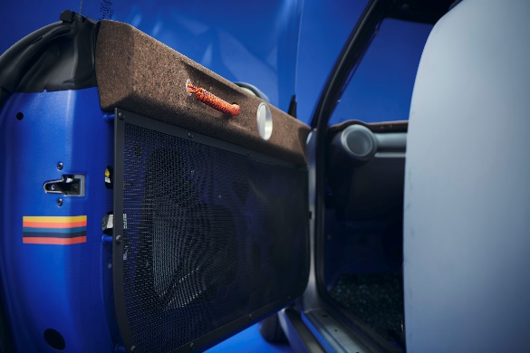 大胆创新可持续MINI与PaulSmith联手推出定制车型