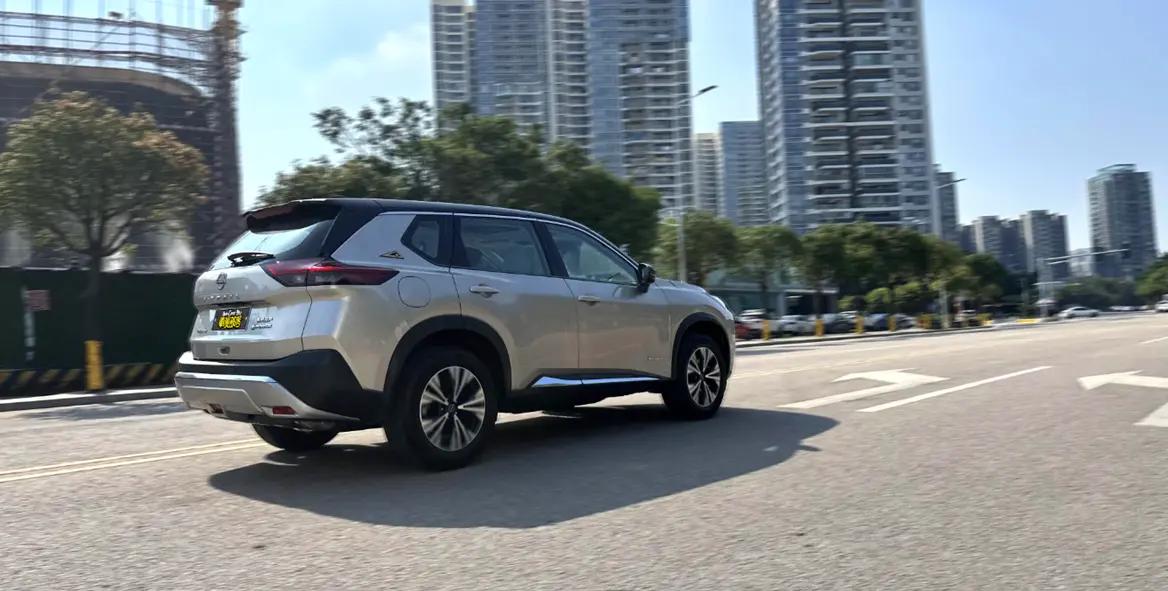 超混电驱奇骏全球最低价上市,奇骏19万级混动四驱顶配