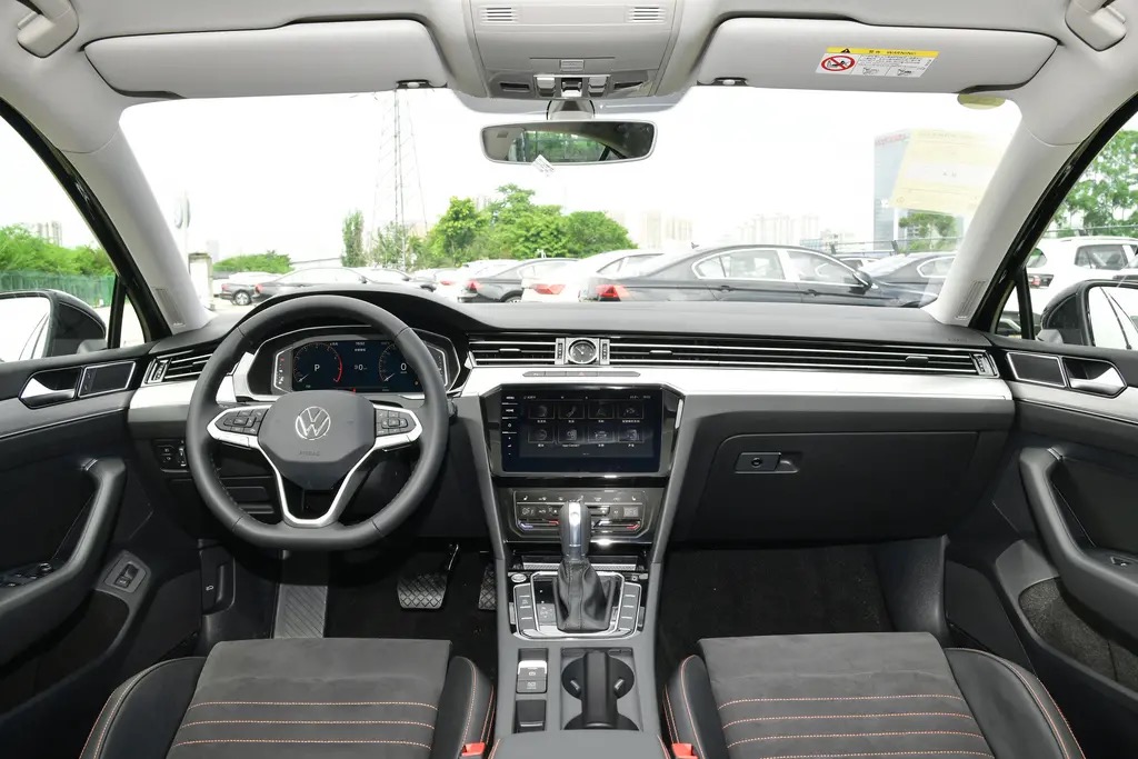 小保养都要999元，月均支出2199元，大众迈腾用车成本分析！