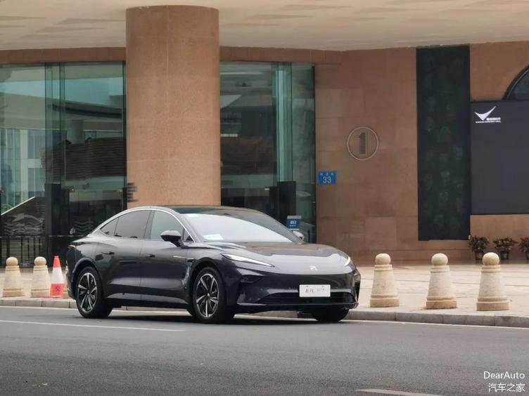 飞凡F7巴赫舒适座舱,飞凡f7巴赫座舱真皮座椅