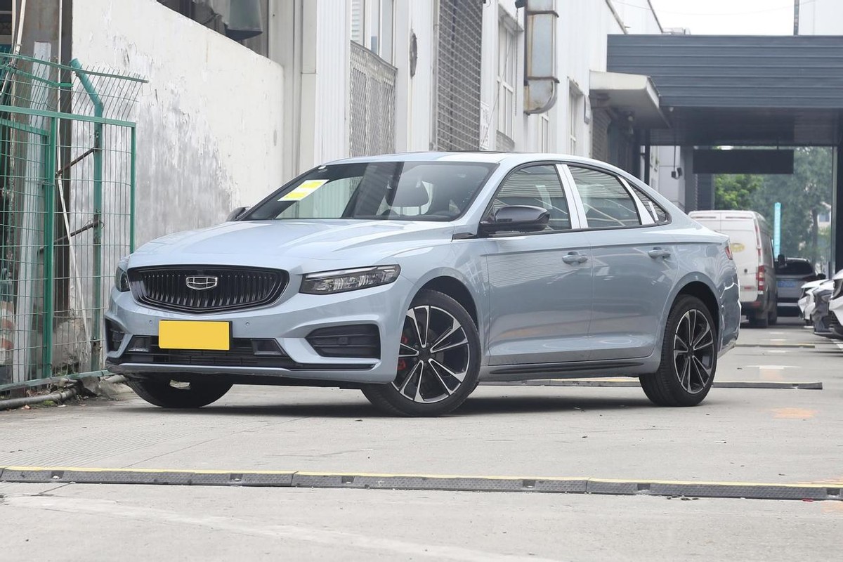 全新蒙迪欧预售15.98万起，B级定位+标配2.0T，哪些车有压力了？