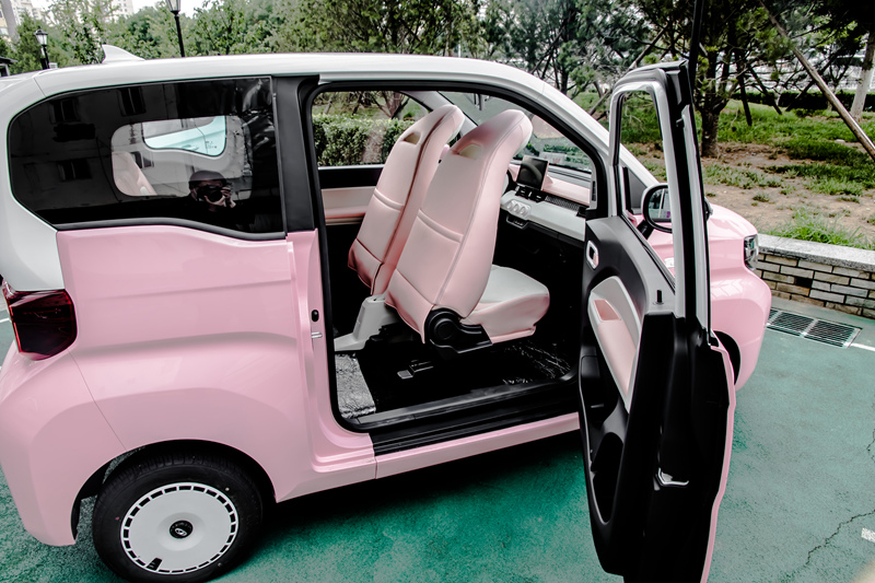 5万左右纯电代步小车，QQ冰淇淋·桃欢喜带来哪些惊喜呢？