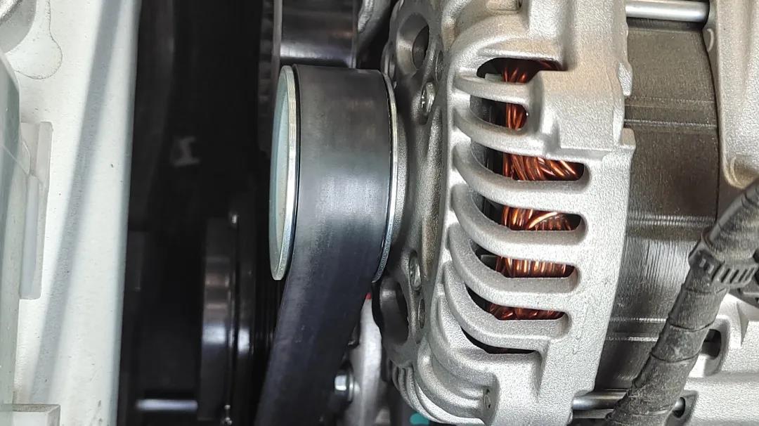 l2b发动机冷启动异响,发动机冷启动出现吱一声怎么解决