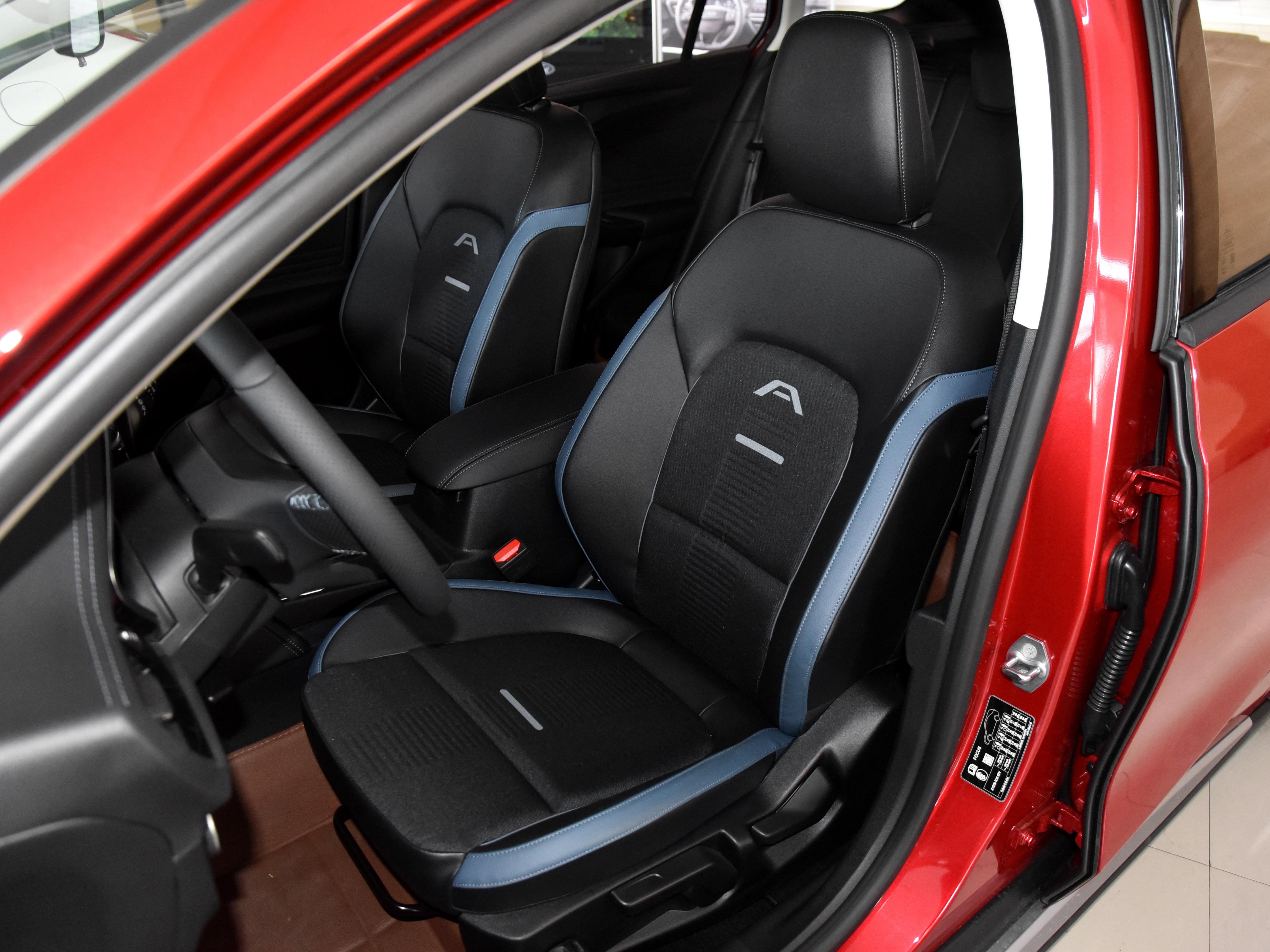 福克斯sedition版本评测大灯,福克斯两厢适合代步吗