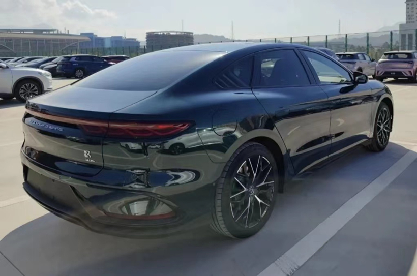 比亚迪汉与保时捷帕拉梅拉对比,比亚迪汉vs帕拉梅拉