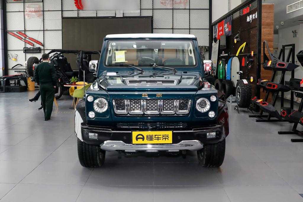 3.0tv6插电混越野车,搭6.2升v8引擎