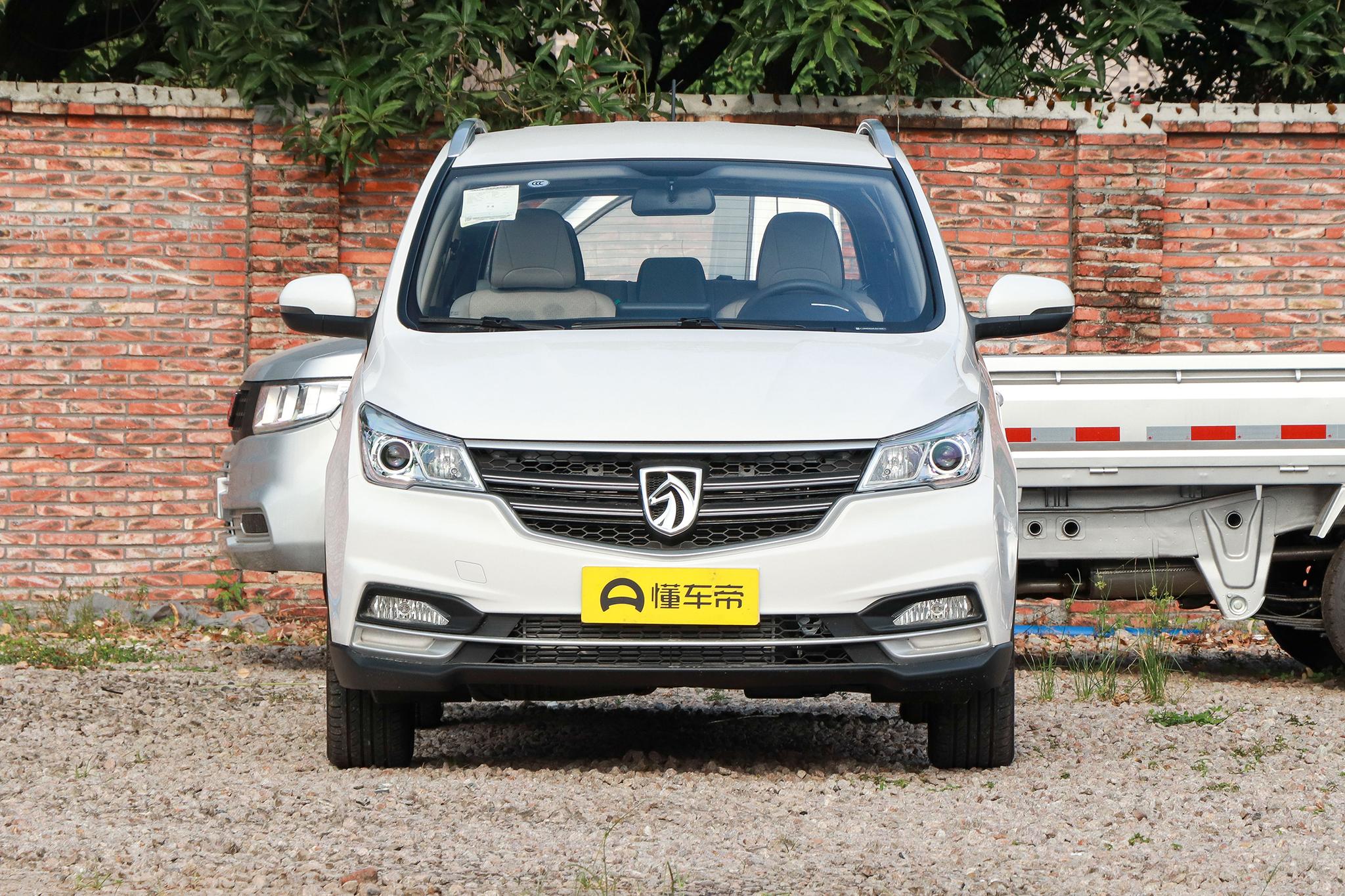 宝骏730用车体验时尚型,宝骏730是一台家用大空间七座mpv