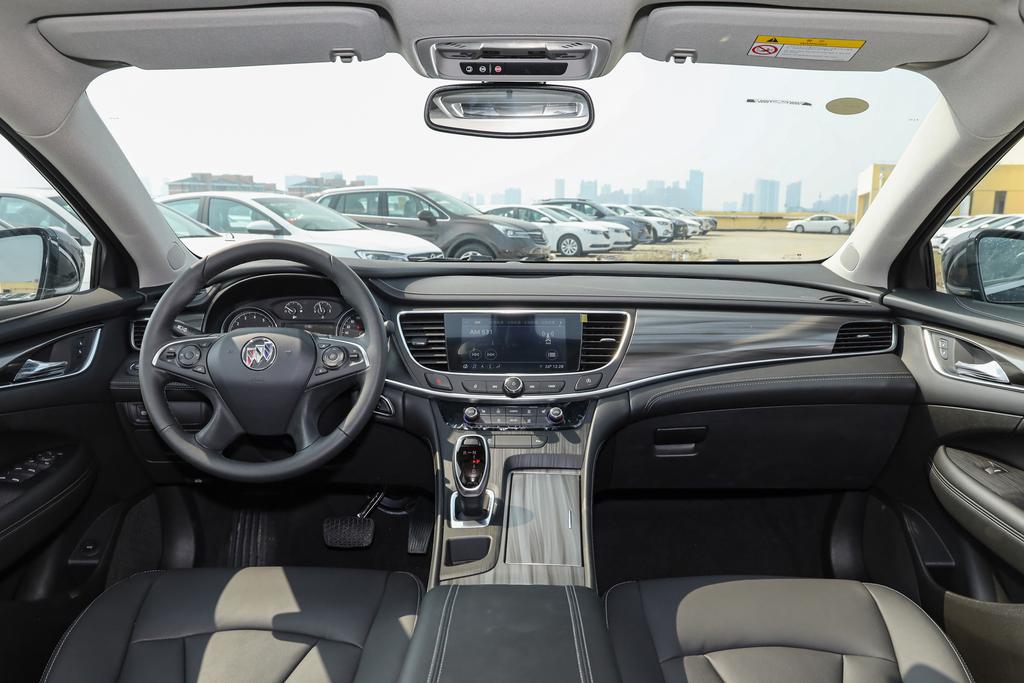 君越售价23.98万元起欢迎试乘试驾,君越店内现车充足