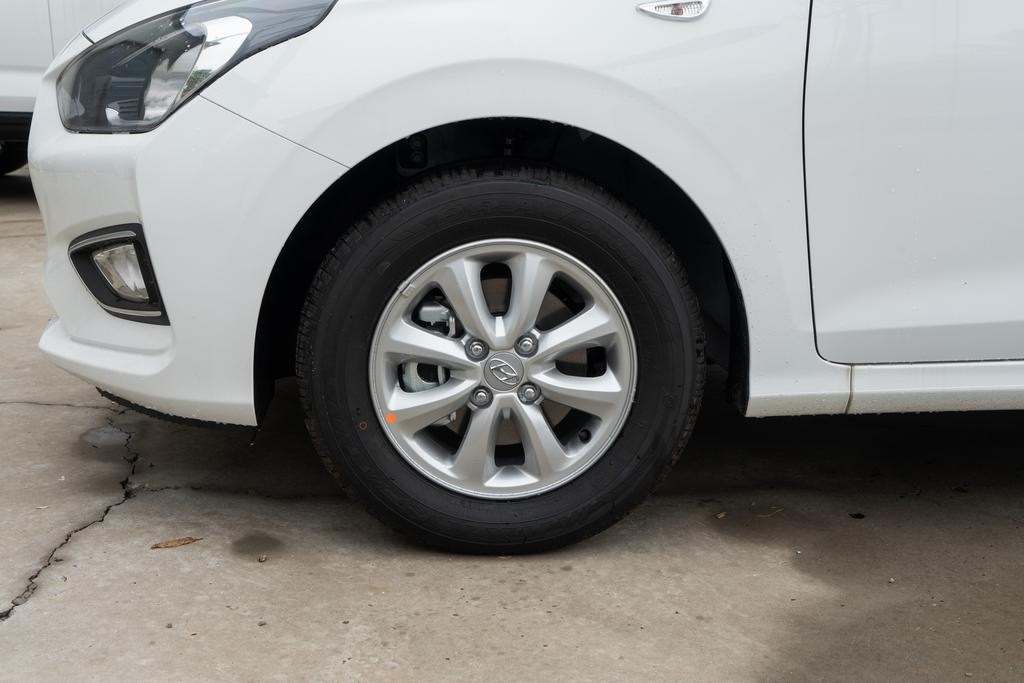 瑞纳2017款1.4l手动焕彩网联版国v,2017款现代瑞纳手动挡1.4测评