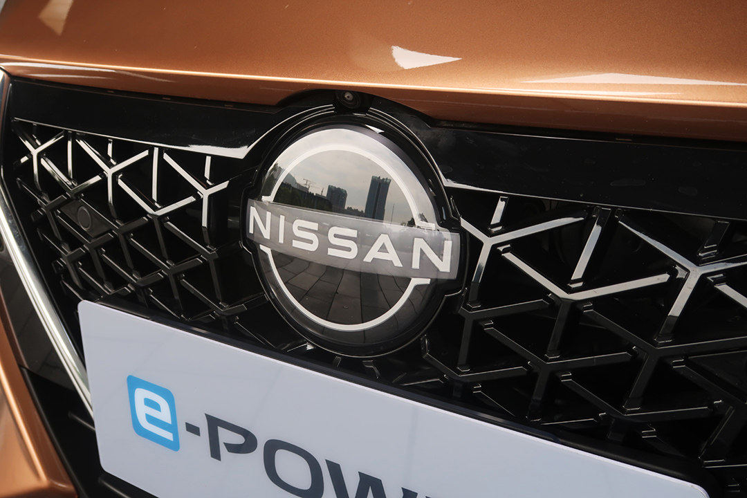 轩逸2022款e-power对比卡罗拉双擎,轩逸e-power和14代新轩逸哪个值得买