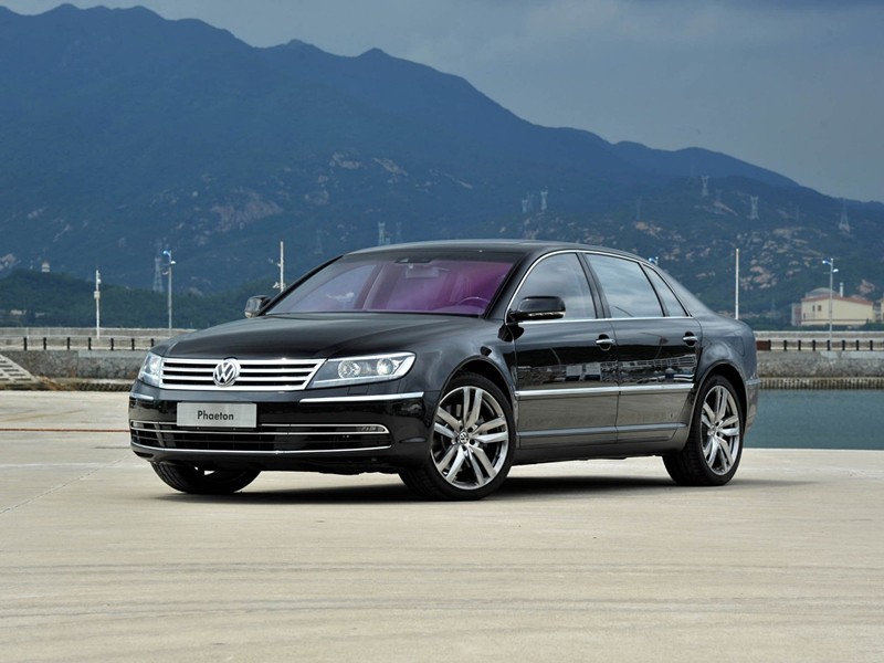 辉腾v84.2加几号汽油,配v8发动机