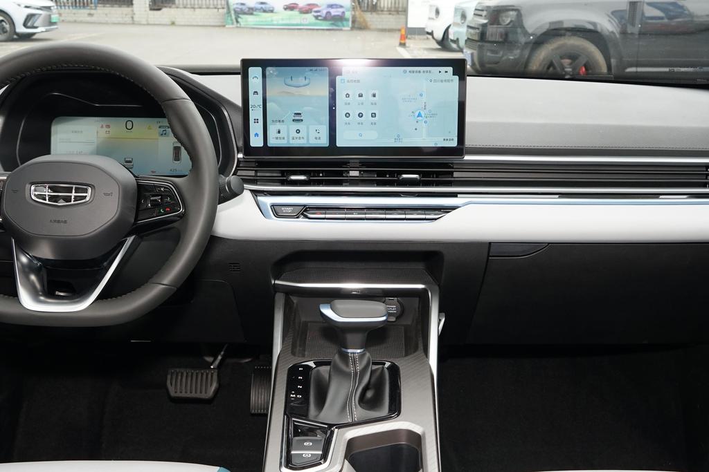 吉利帝豪第4代冠军版顶配车机,吉利帝豪第四代旗舰版仪表