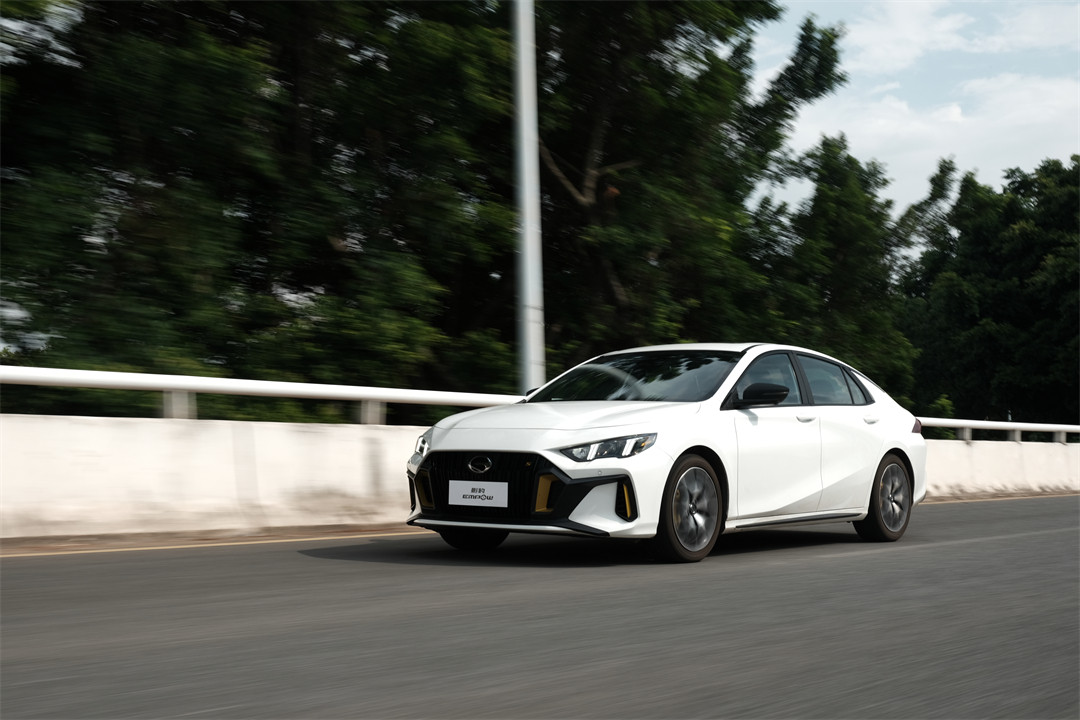 10万左右性价比高的车影豹,传祺影豹10万轿跑